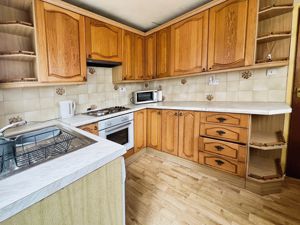 KITCHEN- click for photo gallery